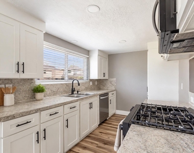 24615 Shellbrook Drive - Photo Thumbnail 2