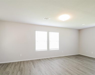2550 Grayling Drive - Photo Thumbnail 4