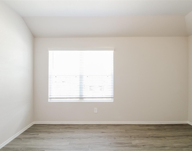 2550 Grayling Drive - Photo Thumbnail 8