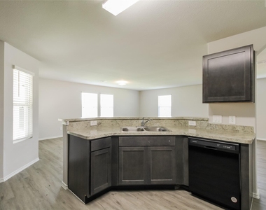 2550 Grayling Drive - Photo Thumbnail 2