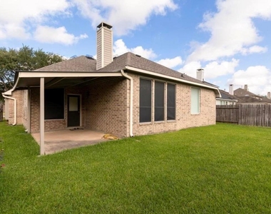3827 Shady Breeze Drive - Photo Thumbnail 15