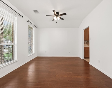 2638 Marquette Trail - Photo Thumbnail 6