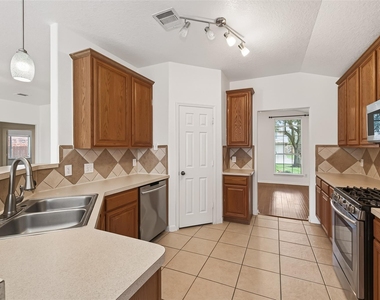 2638 Marquette Trail - Photo Thumbnail 8