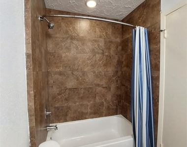 3807 Quiet Place Drive - Photo Thumbnail 23