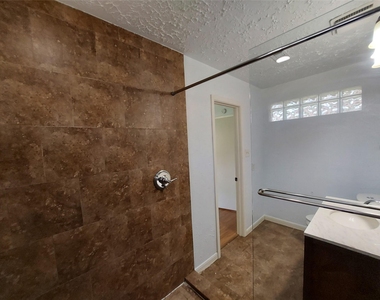 3807 Quiet Place Drive - Photo Thumbnail 14