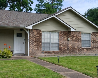 3807 Quiet Place Drive - Photo Thumbnail 2