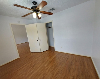 3807 Quiet Place Drive - Photo Thumbnail 24