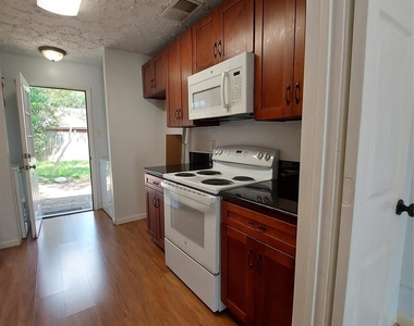 3807 Quiet Place Drive - Photo Thumbnail 34