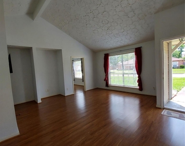 3807 Quiet Place Drive - Photo Thumbnail 4