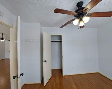 3807 Quiet Place Drive - Photo Thumbnail 27