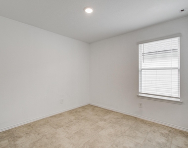 1206 Cattle Chute Court - Photo Thumbnail 11