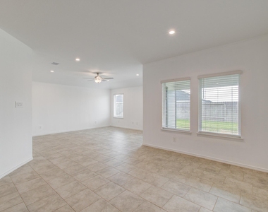 1206 Cattle Chute Court - Photo Thumbnail 8