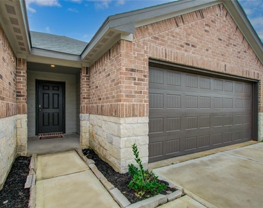 1206 Cattle Chute Court - Photo Thumbnail 5