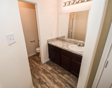 2615 Verano Drive - Photo Thumbnail 9