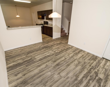 2615 Verano Drive - Photo Thumbnail 5