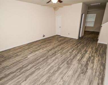 2615 Verano Drive - Photo Thumbnail 4