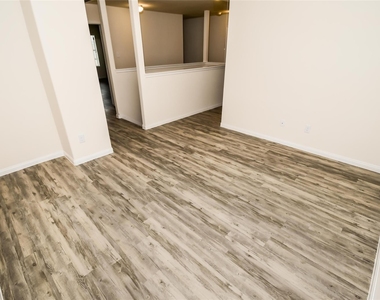 2615 Verano Drive - Photo Thumbnail 6