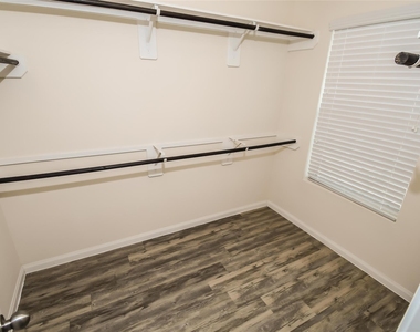 2615 Verano Drive - Photo Thumbnail 8