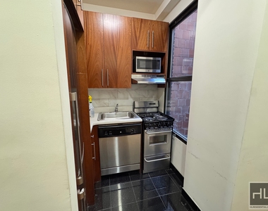 West 68th Street - Photo Thumbnail 3