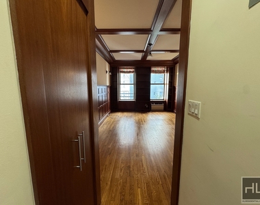 West 68th Street - Photo Thumbnail 2