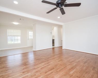 5006 Libbey Lane - Photo Thumbnail 7