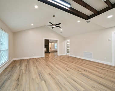 10930 White Thorn Street - Photo Thumbnail 22