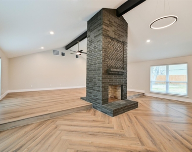10930 White Thorn Street - Photo Thumbnail 13