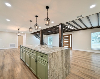 10930 White Thorn Street - Photo Thumbnail 4