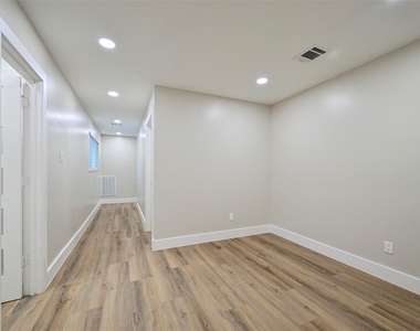 10930 White Thorn Street - Photo Thumbnail 30