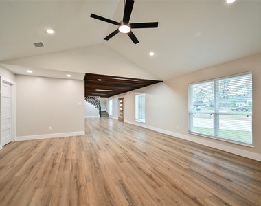 10930 White Thorn Street - Photo Thumbnail 23