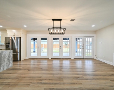 10930 White Thorn Street - Photo Thumbnail 12