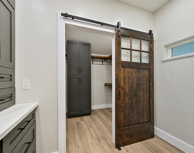 10930 White Thorn Street - Photo Thumbnail 19