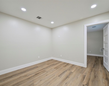 10930 White Thorn Street - Photo Thumbnail 29