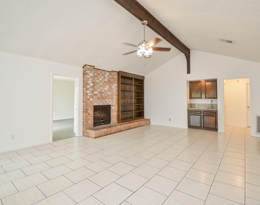 12266 Huntington Venture Drive - Photo Thumbnail 10