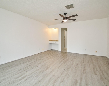 12266 Huntington Venture Drive - Photo Thumbnail 23