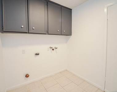 12266 Huntington Venture Drive - Photo Thumbnail 22