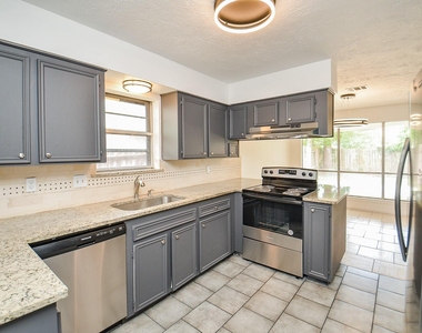 12266 Huntington Venture Drive - Photo Thumbnail 20