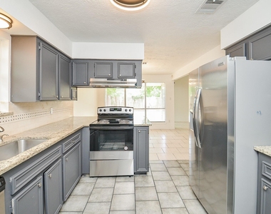 12266 Huntington Venture Drive - Photo Thumbnail 21