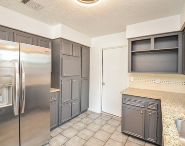 12266 Huntington Venture Drive - Photo Thumbnail 19