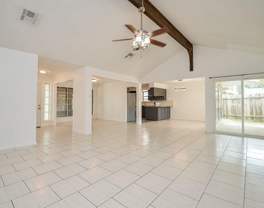 12266 Huntington Venture Drive - Photo Thumbnail 13