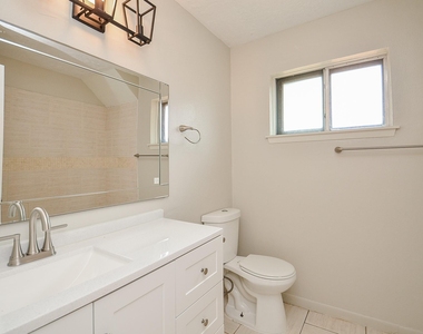 12266 Huntington Venture Drive - Photo Thumbnail 5