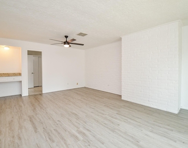12266 Huntington Venture Drive - Photo Thumbnail 24