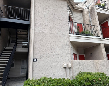 10855 Meadowglen Lane - Photo Thumbnail 14
