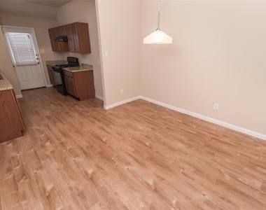 2438 W Werrington Way - Photo Thumbnail 7