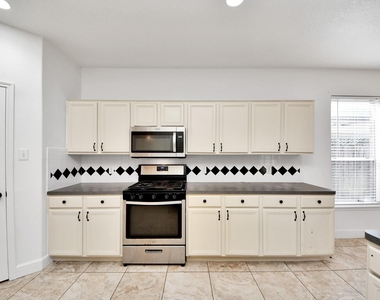 13515 Scarab Drive - Photo Thumbnail 25