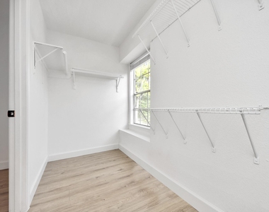 13515 Scarab Drive - Photo Thumbnail 21