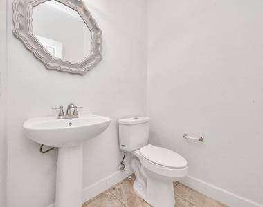 13515 Scarab Drive - Photo Thumbnail 31