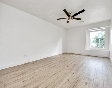13515 Scarab Drive - Photo Thumbnail 30