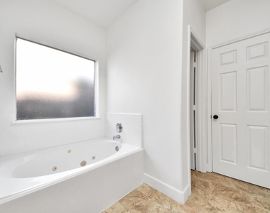13515 Scarab Drive - Photo Thumbnail 15