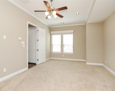 1610 Knox Street - Photo Thumbnail 21